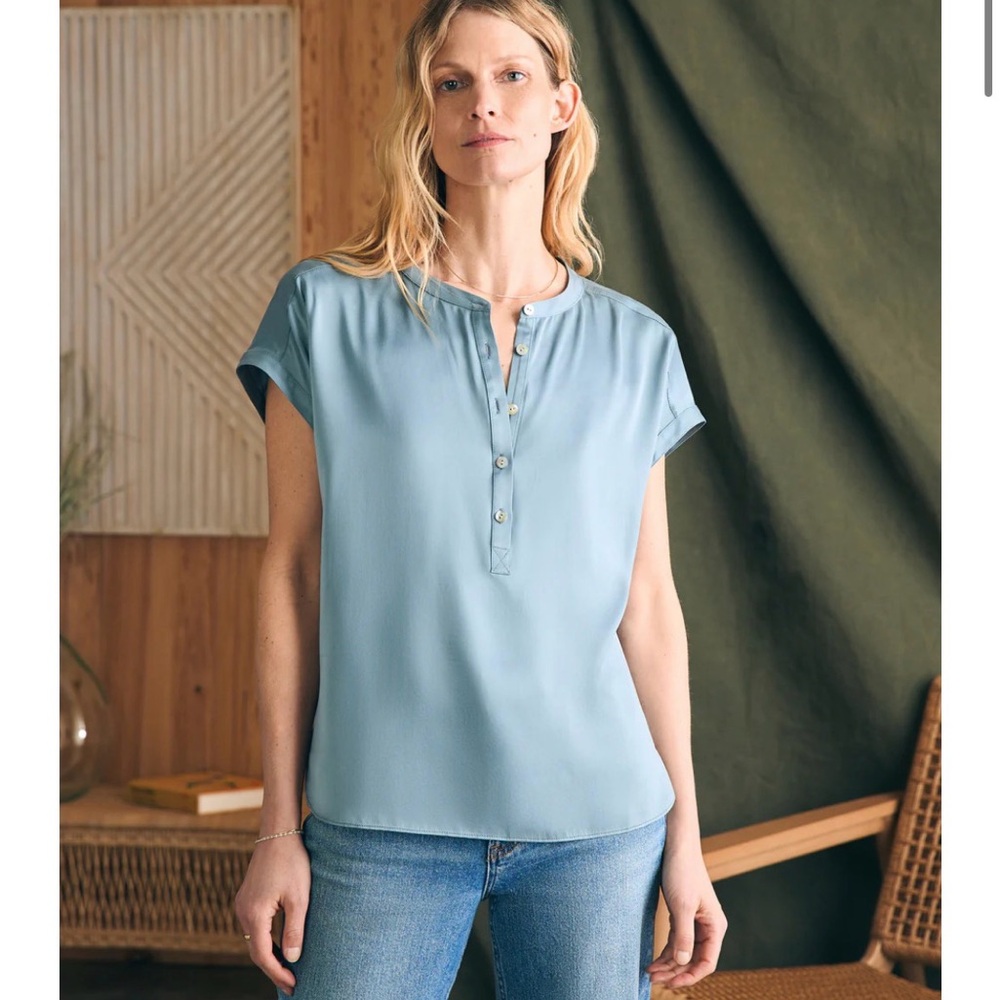 Faherty Sandwashed Silk Desmond Top | Light Blue | XL